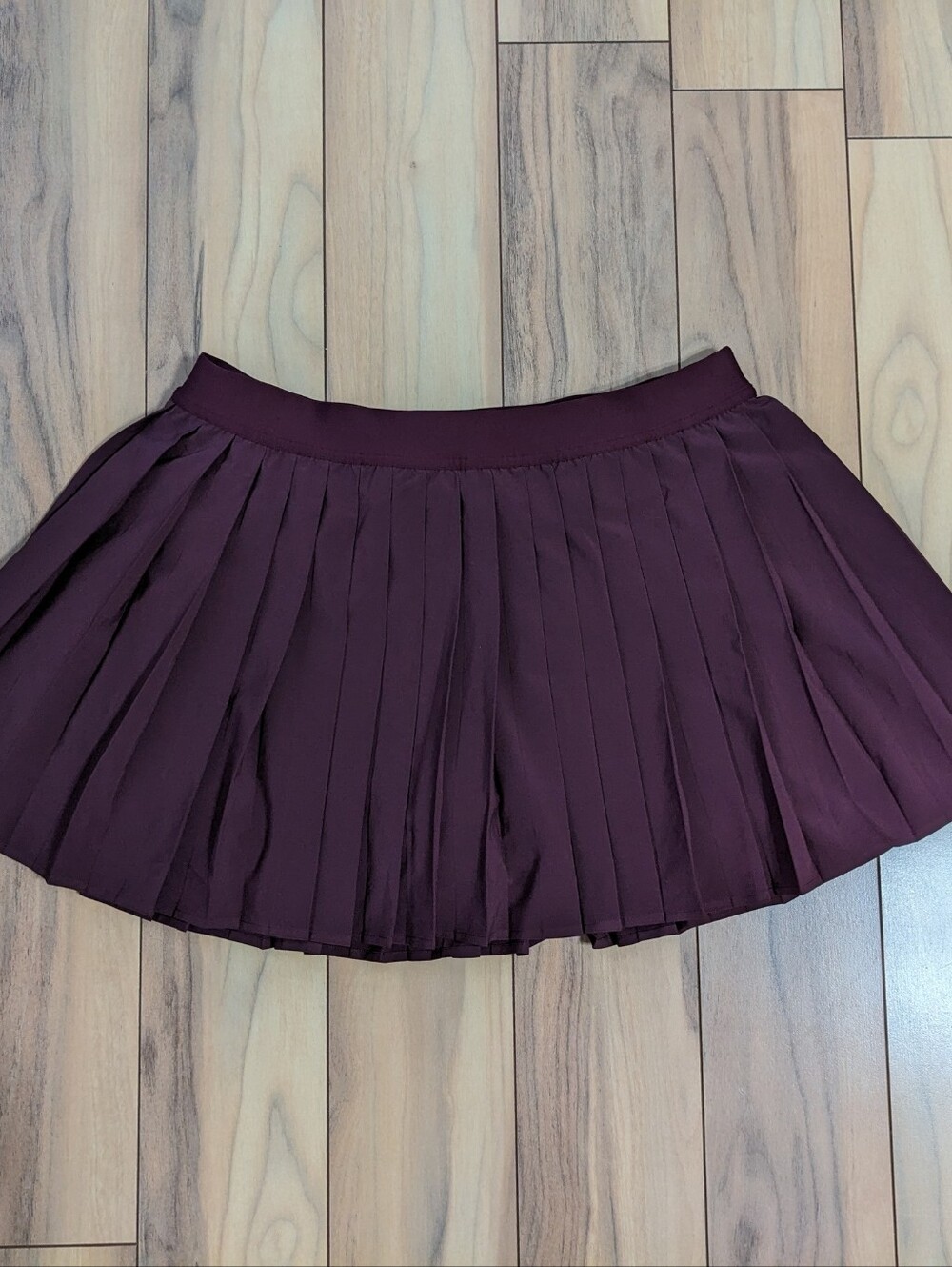 EUC! Lululemon High Rise Pleated Tennis Skirt In Burgundy Size 10